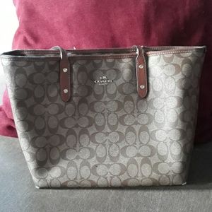 ➡️COACH tote⬅️